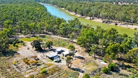 No fights over best fishing spots with this block for sale on the Murray