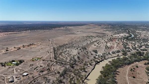 Agricultural lifestyle property featuring 2.8km of river frontage | Video